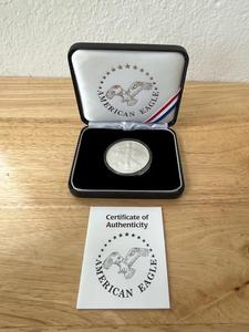 2004 American Eagle .999 Fine Silver Coin w Certificate of Authenticity