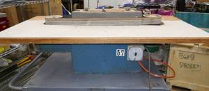 lot 7 image: Single phase 34hp Belt Sander, 36 inch x 2 inch