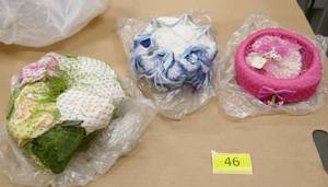 lot 46 image: 3 vintage hats