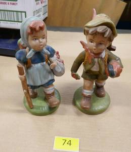 lot 74 image: Vintage figurines