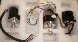 lot 110 image: THREE New Stepper Motors 24vdc