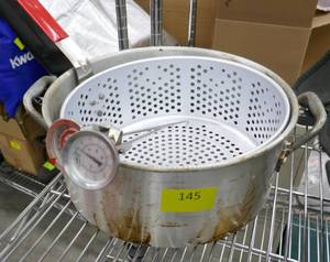 lot 145 image: Hot oil basket and pot with thermometers