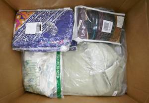 lot 161 image: Box with King size sheet set, 2 curtains, 6 pillow shams