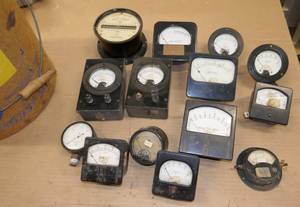 lot 222 image: 14 vintage meters in cardboard pail