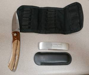 lot 226 image: Nice NRA pocket knife, flat knife, belt shell carrier