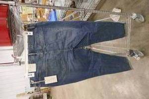 lot 251 image: New pair of womens 18W jeans