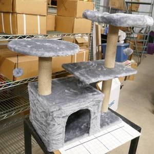 lot 256 image: New cat tree (my 13lb cat is way too big for it)