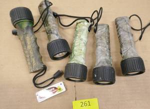 lot 261 image: FIVE new camo led flashlights (no batteries)