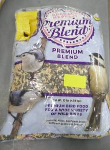 lot 320 image: 10 lb bag of premium bird seed