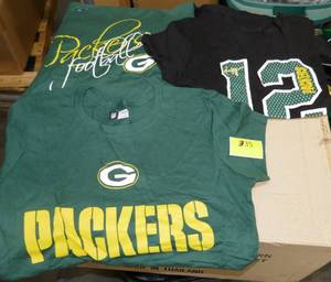 lot 335 image: 3 Ladies Small Green Bay Packers shirts