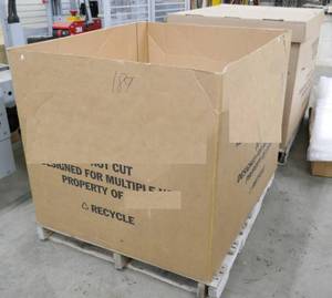 lot 343 image: Entire pallet of bubble wrap (box is not included, must remove)