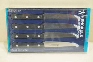 lot 81 image: Henckles International Steak Knife Set