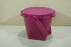 lot 135 image: Tupperware 5L Container