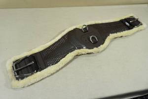 lot 172 image: Professionals Choice Contoured VenTech Cinch -Size 30