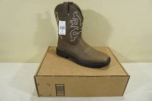 lot 183 image: Canyon Trails Mens Boots -Size 8