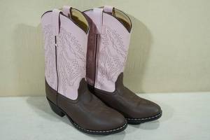 lot 186 image: Smoky Mountain Boots -Kids Size 3.5