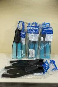 lot 203 image: 4 Sets Cressi Snorkel Fins -Sizes 4142, 3738, 3940
