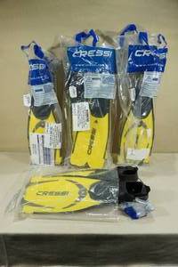 lot 204 image: 4 Sets Cressi Pluma Snorkel Fins -Sizes 4142, 3940, 4344