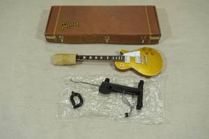 lot 210 image: Gibson Les Paul 1957 Gold Top Mini Guitar