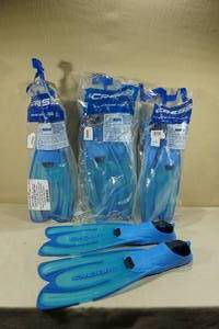 lot 220 image: 4 Sets Cressi Agua Snorkel Fins -Sizes 3334, 3940, 4142