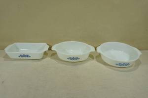lot 239 image: 3 Vintage Fire King Milk Glass Serving Bakeware