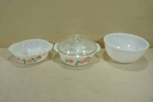 lot 240 image: 3 Vintage Fire King Baking Dishes