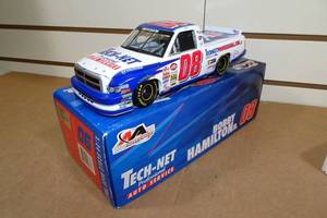 lot 344 image: 2006 Action Bobby Hamilton 124 Scale Die Cast Truck