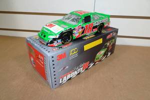 lot 345 image: 2002 Action Bobby Labonte 124 Scale Die Cast Car