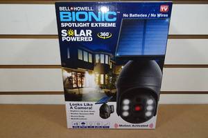 lot 358 image: Bionic Spotlight Extreme Solar Powered Motion Light