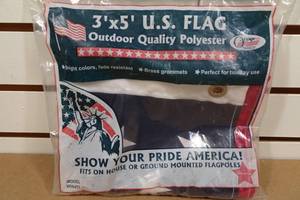 lot 364 image: 3x5 US Flag Outdoor Quality Polyester