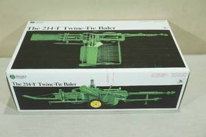 lot 16 image: Precision Classics John Deere The 214-T Twine-Tie Baler Die-Cast Model