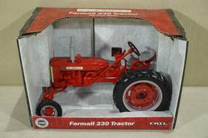 lot 20 image: ERTL Farmall 230 Tractor Die-Cast Model