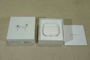 lot 35 image: Apple AirPods Pro Earbuds