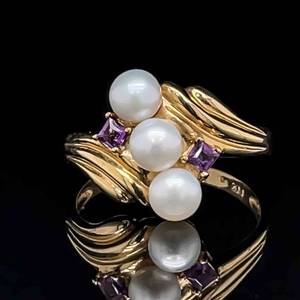 White Cultured Pearl Trio Cluster & Amethyst Scalloped Seashell Ring in 14k Yellow Gold