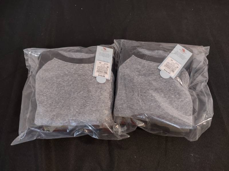 lot 222 image: Brand New Camouflage Sweatshirt 2 Pack Size 4T