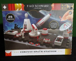 lot 18 image: Brand New FAO Schwarz Circuit Space Station Galactic Experiment Set