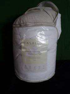 lot 101 image: Ultra Loft Down Alternative Mattress Pad - Casaluna (MSRP $49)