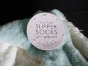 lot 512 image: Brand New with Tags Slipper Socks with grippers Size (ML 8-10)