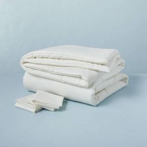 lot 103 image: Linen Blend Comforter Set - Hearth & Hand with Magnolia - Queen