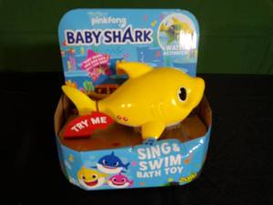 lot 201 image: Pinkfong Baby Shark Sing & Swim Bath Toy