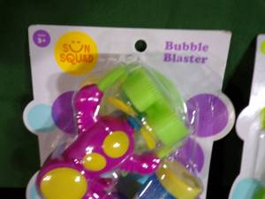 lot 234 image: Lot of 3 Sun Squad Bubble Blasters