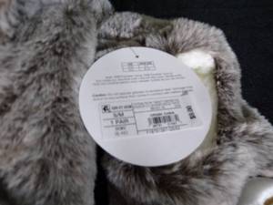 lot 236 image: Brand New Slipper Socks with Grippers SM