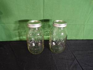 lot 307 image: Brand New Lot of 2 Mason Jars with Lids