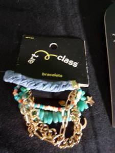 lot 384 image: Hair Clip and Bracelet Lot