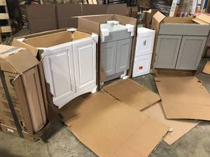 Pallet of Mixed Kitchen Cabinets   Various models and conditions Customer Returns See Pictures