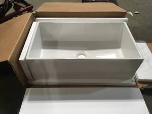 White Fireclay 33 in. Single Bowl Farmhouse Apron -Front Kitchen Sink with Grid by Glacier Bay Customer Returns See Pictures