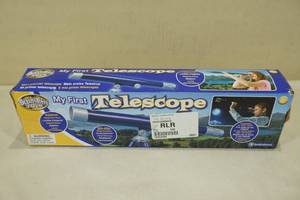 lot 123 image: Brainstorm Toys My First Telescope