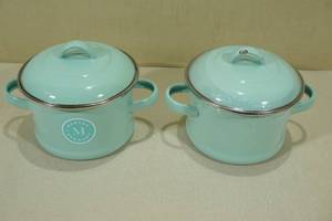 lot 127 image: 2 Martha Stewart 0.5-Qt. Enamel on Steel Mini Dutch Oven with Lids