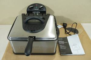 lot 137 image: Chefman 4.5-Liter Stainless Steel Deep Fryer