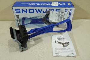 lot 145 image: Snow Joe IceDozer PRO Ice and Snow Windshield Scraper